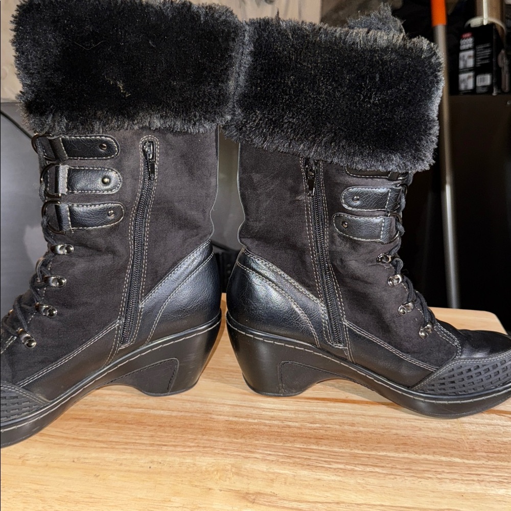 Women Adventure Design Faux Fur Winter Boots - Picture 3 of 5
